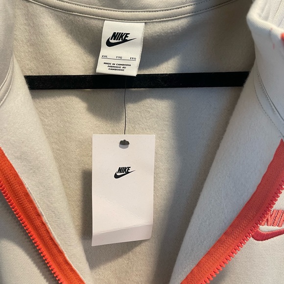 Men's Nike Club Pullover - Picture 5 of 6